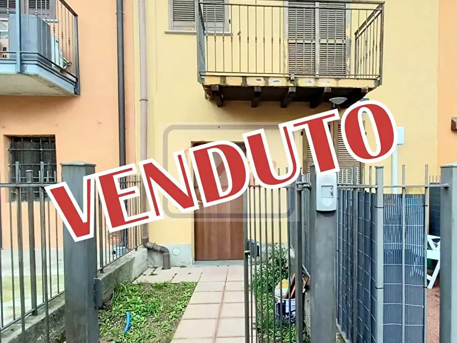 Immagine 1 di Casa indipendente in vendita  in GENERAL ANTONIO CANTORE 1 a Vimercate