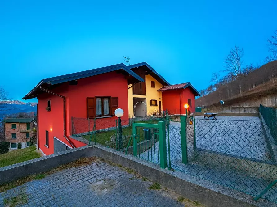 Immagine 13 di Appartamento in vendita  in Via Brumana a Costa Valle Imagna