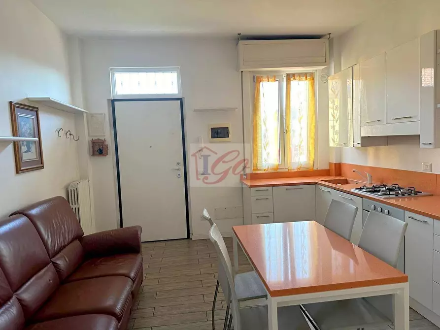 Immagine 3 di Appartamento in vendita  in via besana a Cavenago Di Brianza