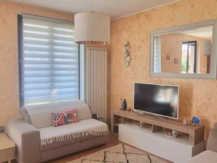 Immagine 1 di Appartamento in vendita  in via Massimo D'Azeglio a Vimercate