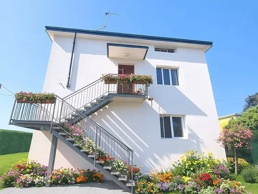 Immagine 19 di Casa semindipendente in vendita  in via domenico grassi a Capriate San Gervasio