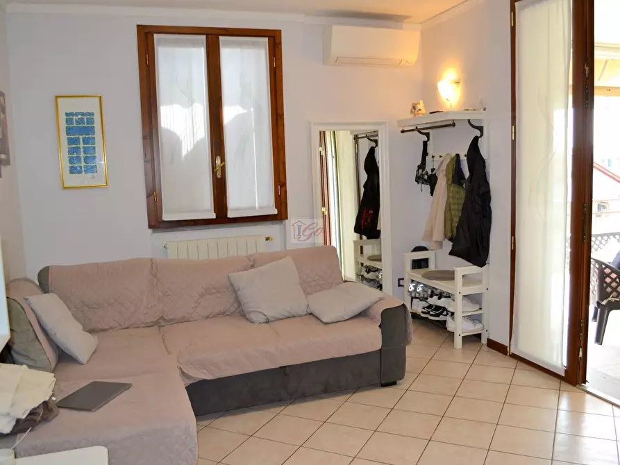 Immagine 3 di Casa semindipendente in vendita  in via  don miglietti a Basiano