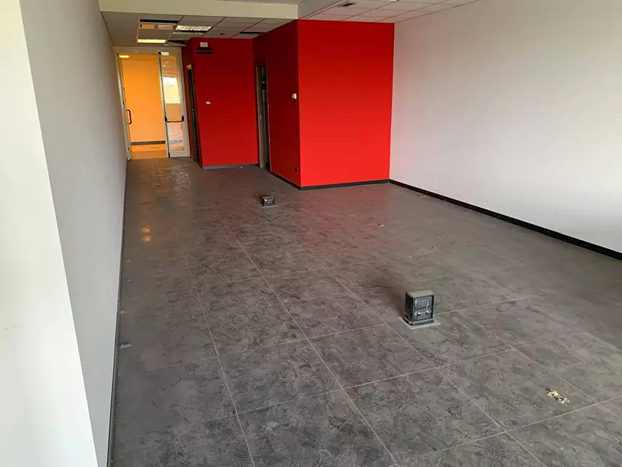 Immagine 6 di Ufficio in vendita  in via papà giovanni XXIII a Capriate San Gervasio