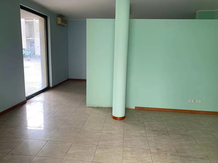 Immagine 3 di Locale commerciale in vendita  in via donizzeti a Verdello