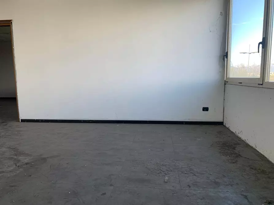 Immagine 9 di Ufficio in vendita  in via papà giovanni XXIII a Capriate San Gervasio