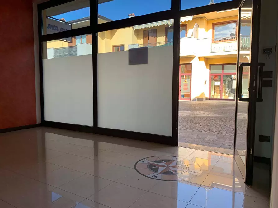 Immagine 4 di Locale commerciale in vendita  in via cavour a Bolgare