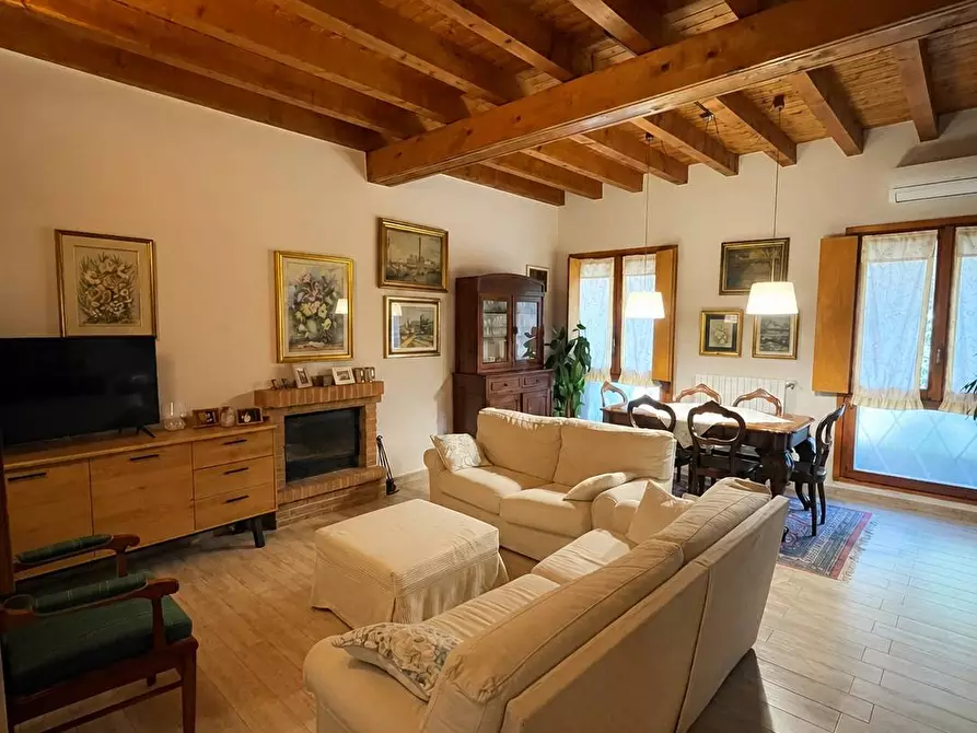 Immagine 4 di Villa in vendita  in via ai boschi a Basiano