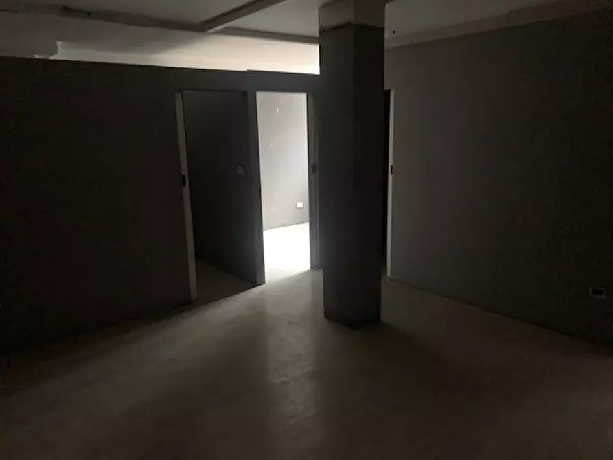 Immagine 12 di Negozio in affitto  in via matteotti a Bernareggio