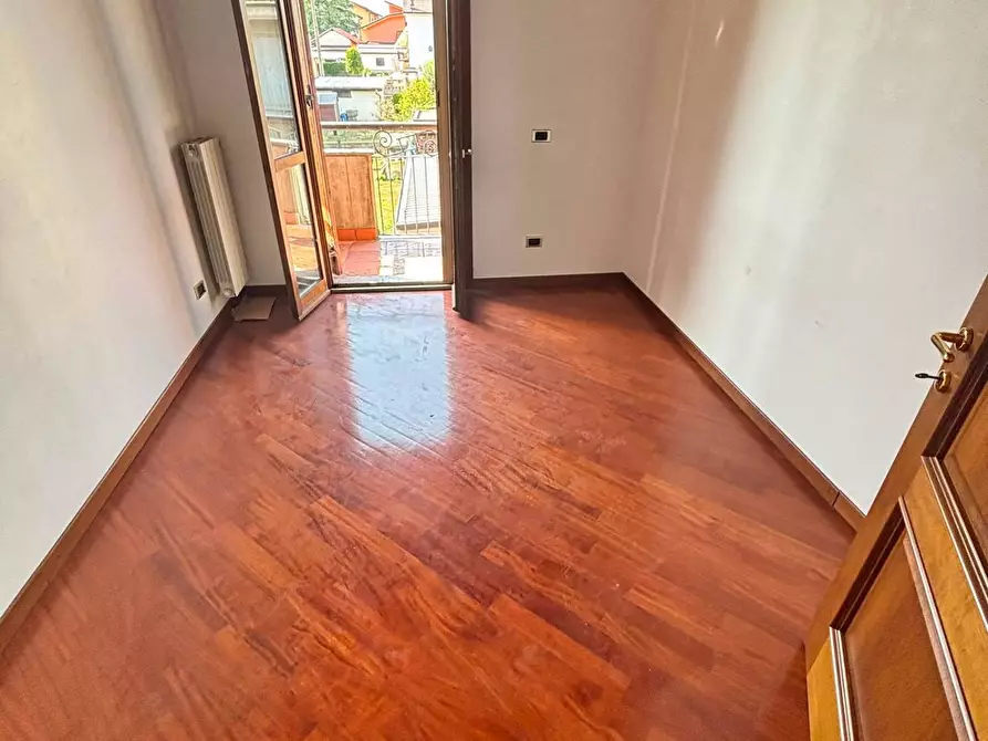 Immagine 17 di Appartamento in vendita  in via pascoli a Basiano