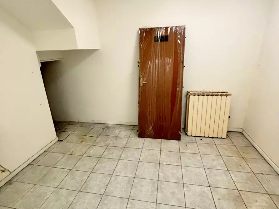 Immagine 6 di Locale commerciale in vendita  in via Italia a Grezzago