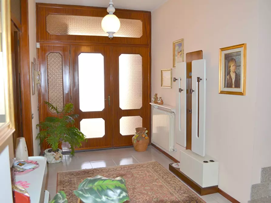 Immagine 2 di Villa in vendita  in via bustigatti a Capriate San Gervasio