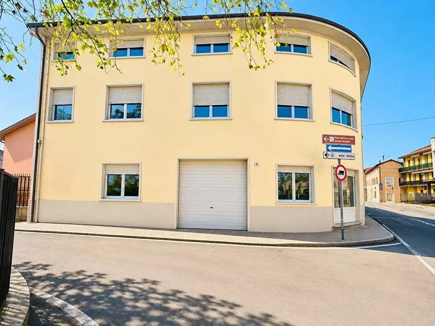 Immagine 1 di Appartamento in vendita  in via manzoni a Arcene
