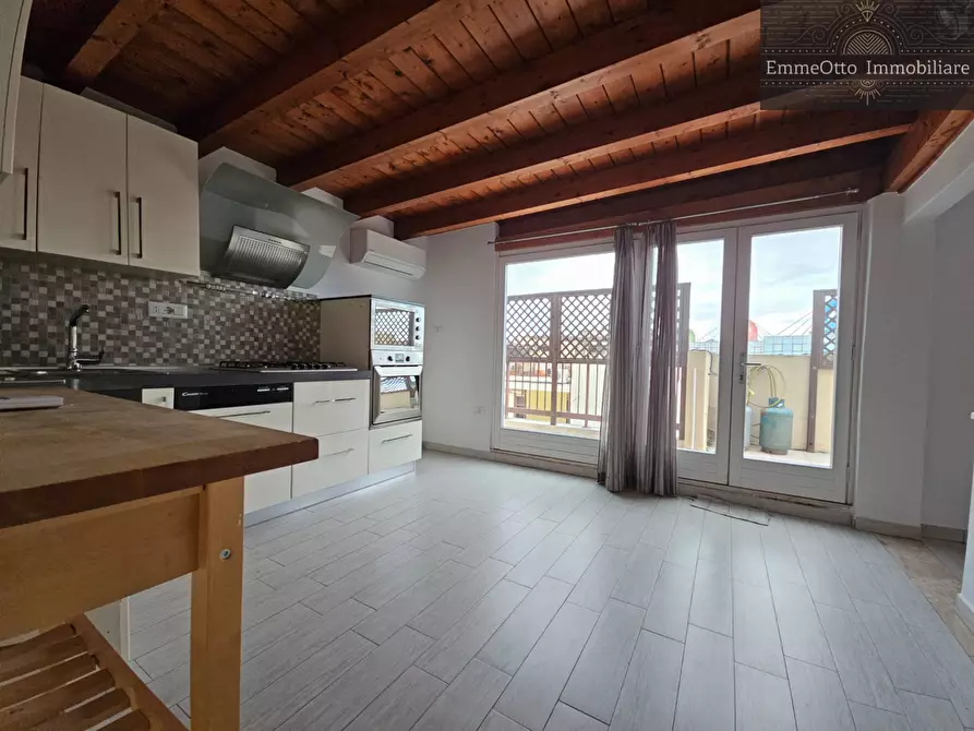 Immagine 20 di Appartamento in affitto  in via Bacone a Cagliari