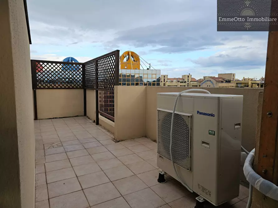 Immagine 38 di Appartamento in affitto  in via Bacone a Cagliari