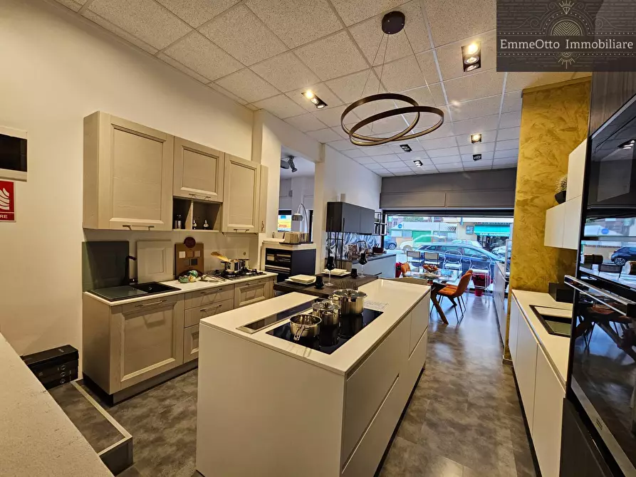 Immagine 2 di Locale commerciale in affitto  in Via Campania a Cagliari