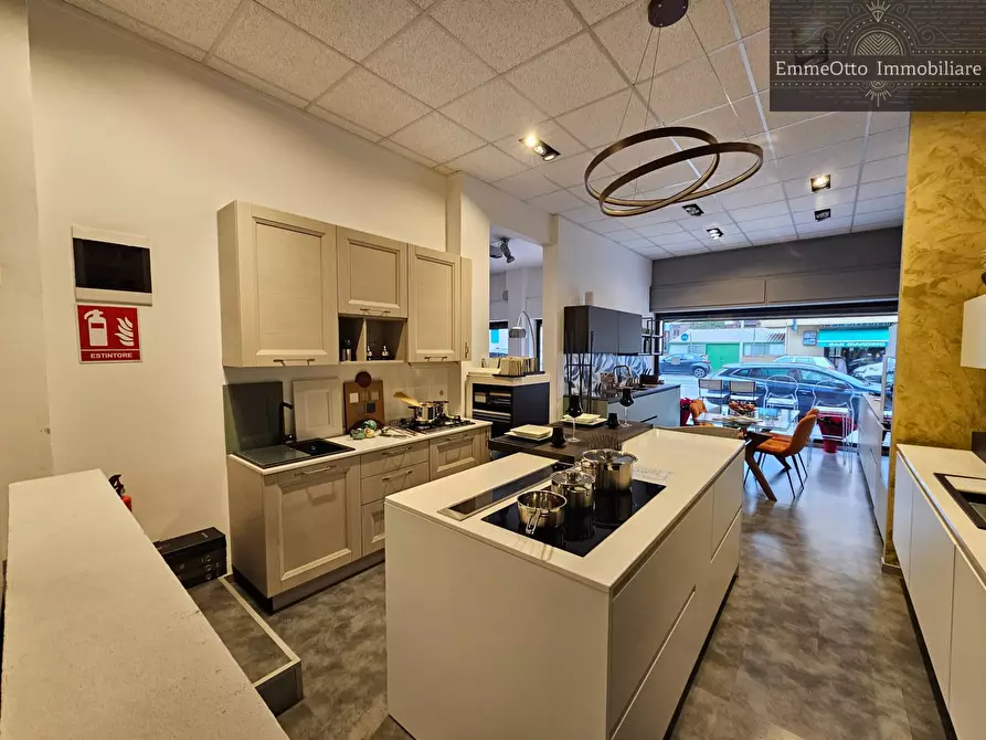 Immagine 4 di Locale commerciale in affitto  in Via Campania a Cagliari