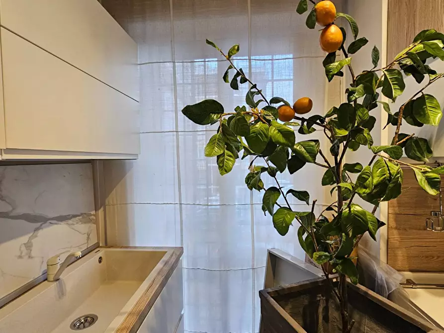 Immagine 3 di Locale commerciale in affitto  in Via Campania a Cagliari