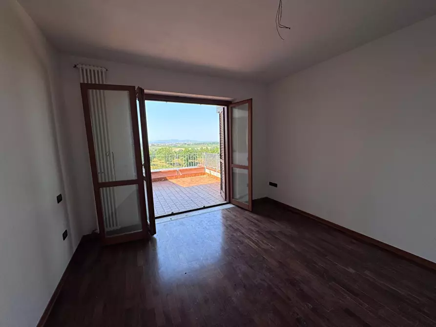 Immagine 28 di Attico in vendita  a Calcinaia