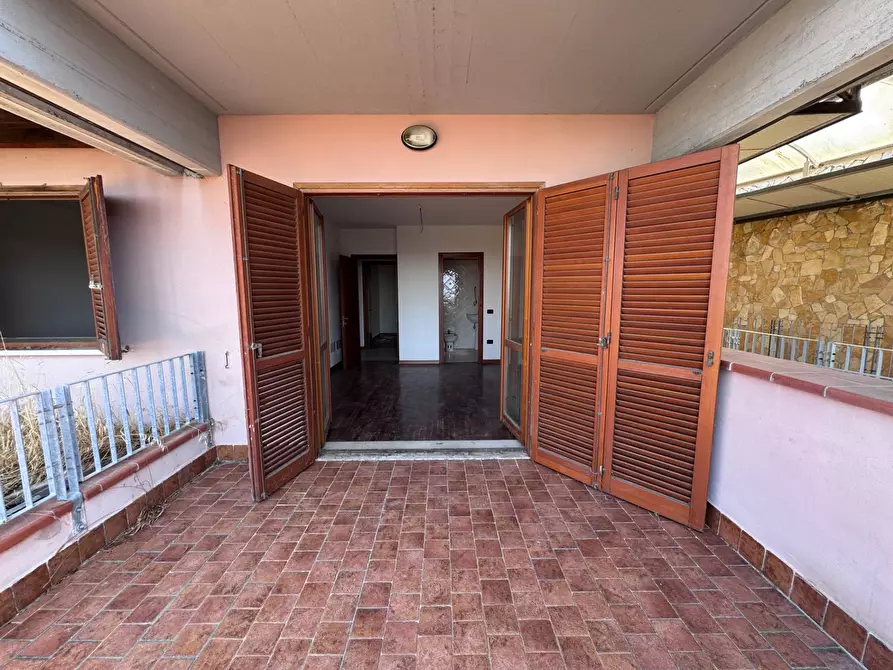 Immagine 31 di Attico in vendita  a Calcinaia