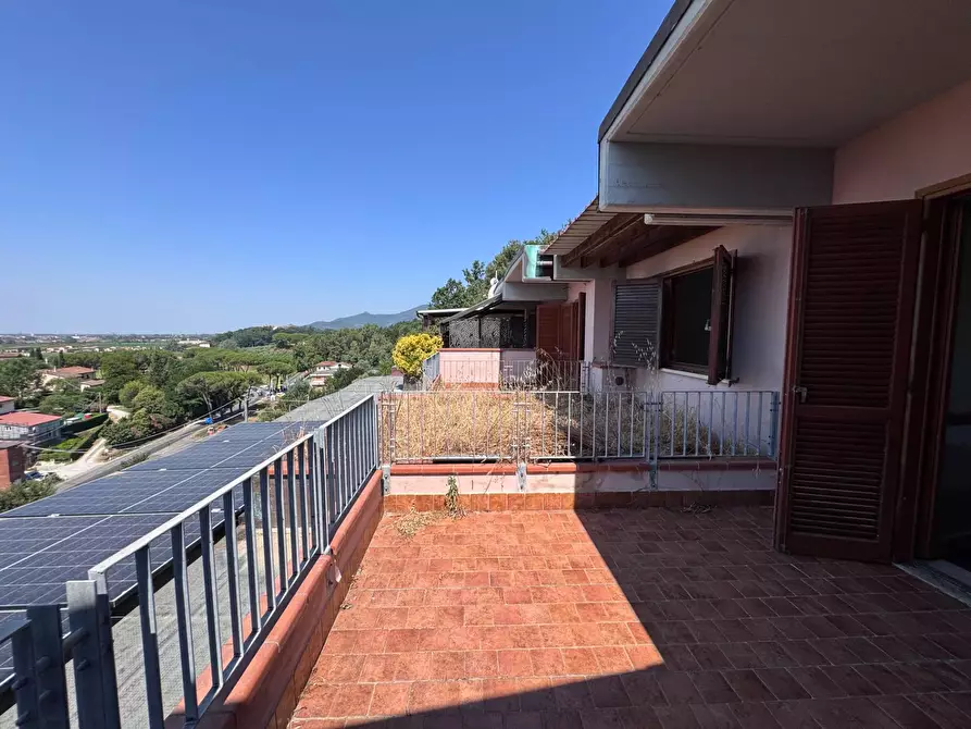 Immagine 32 di Attico in vendita  a Calcinaia