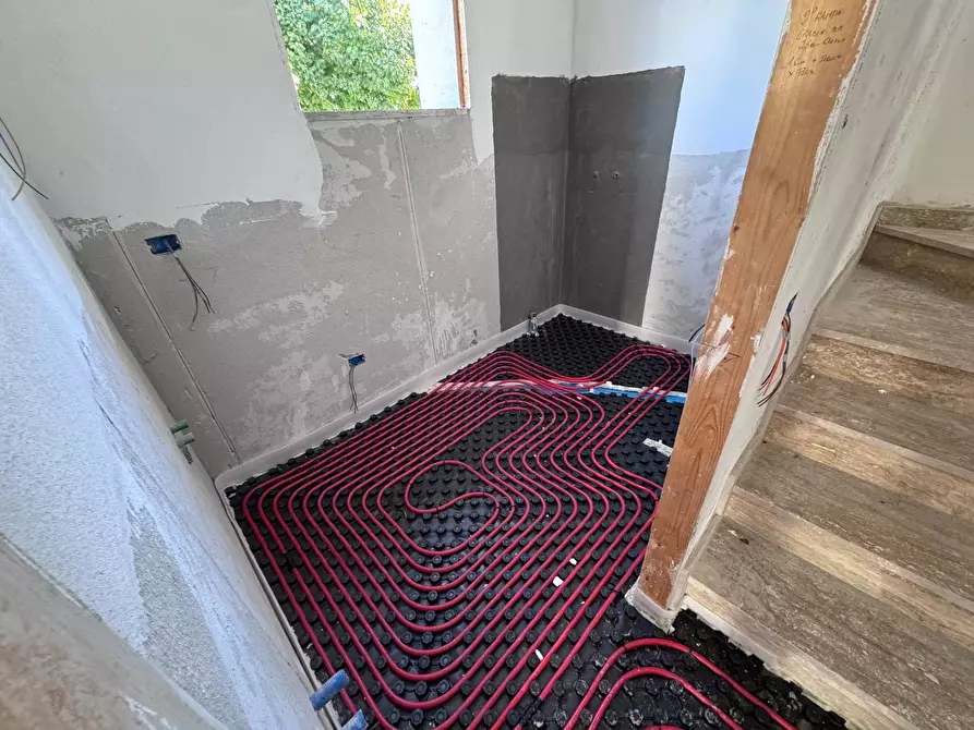 Immagine 11 di Casa indipendente in vendita  a Calcinaia