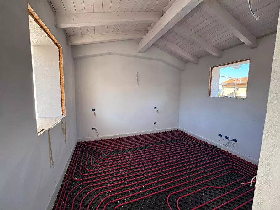 Immagine 1 di Casa indipendente in vendita  a Calcinaia