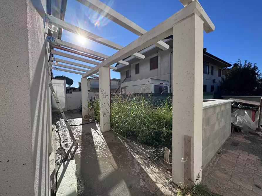 Immagine 2 di Casa indipendente in vendita  a Calcinaia