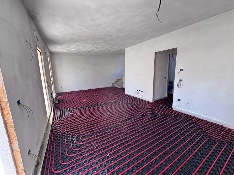 Immagine 8 di Casa indipendente in vendita  a Calcinaia