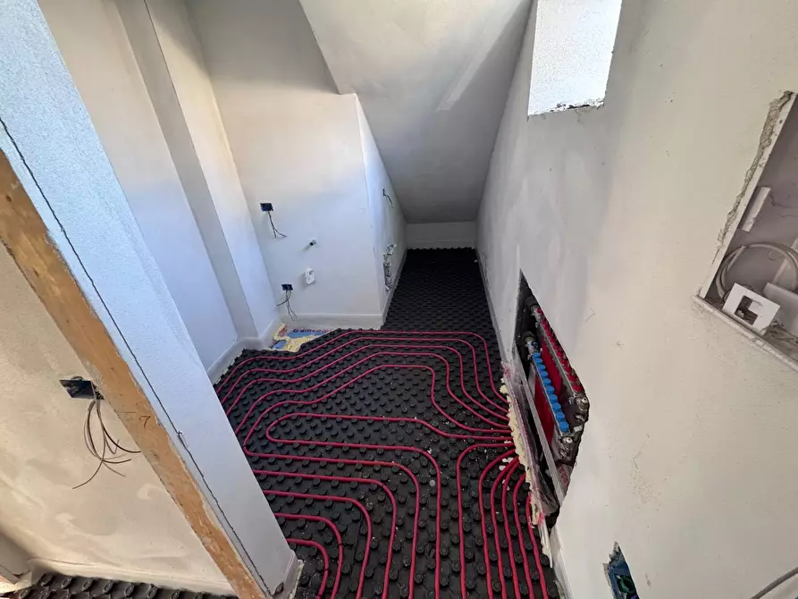 Immagine 11 di Casa indipendente in vendita  a Calcinaia