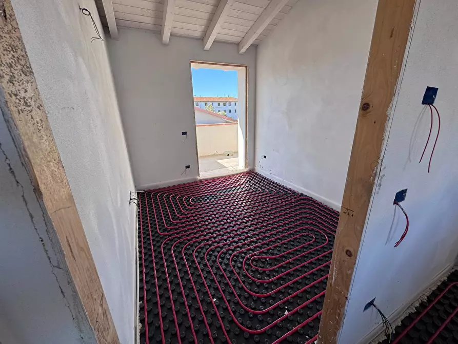 Immagine 14 di Casa indipendente in vendita  a Calcinaia