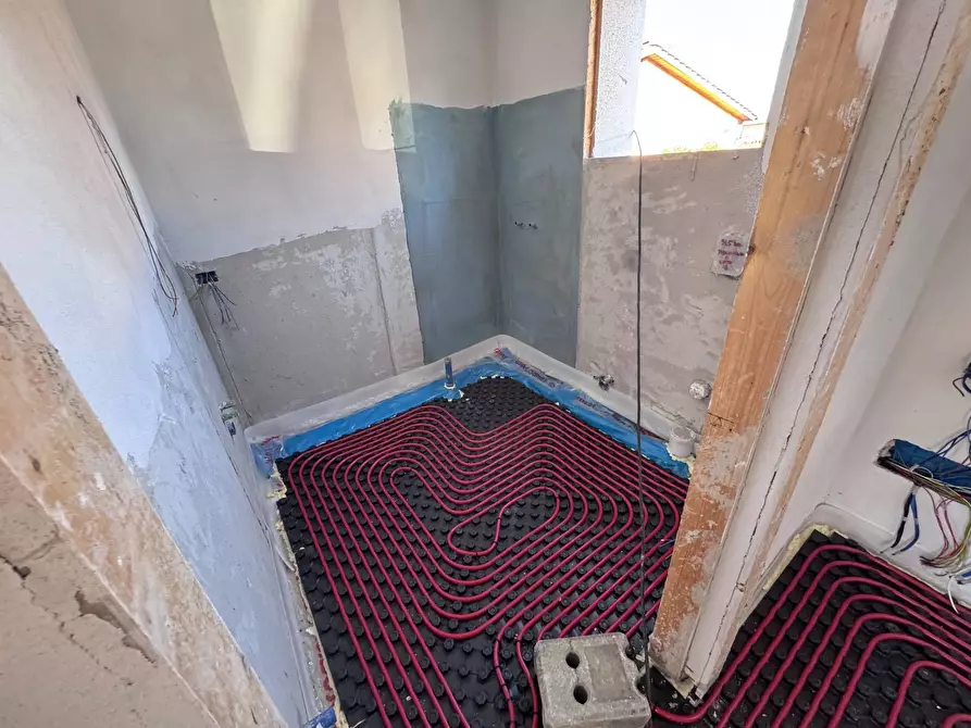 Immagine 9 di Casa indipendente in vendita  a Calcinaia