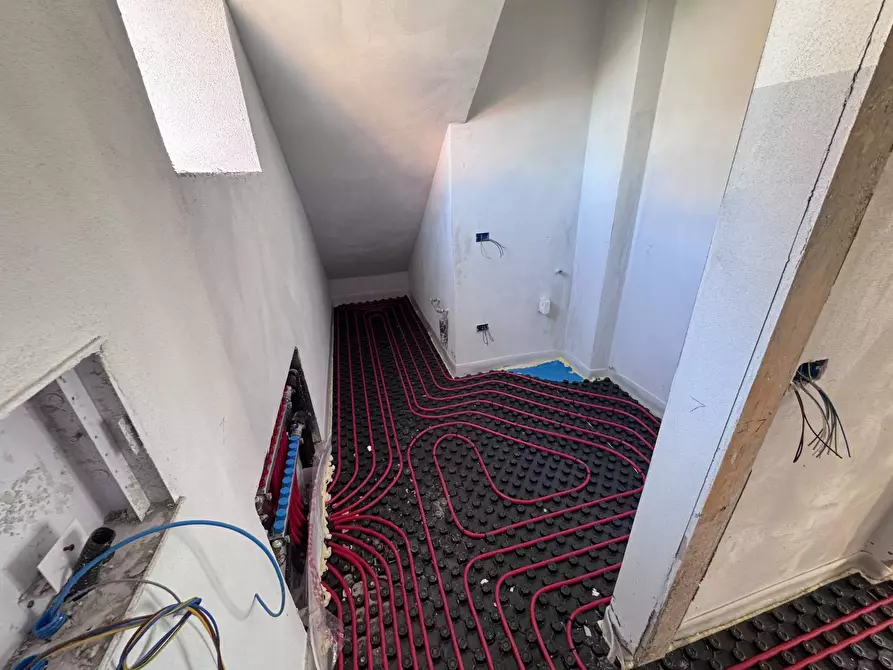 Immagine 10 di Casa indipendente in vendita  a Calcinaia