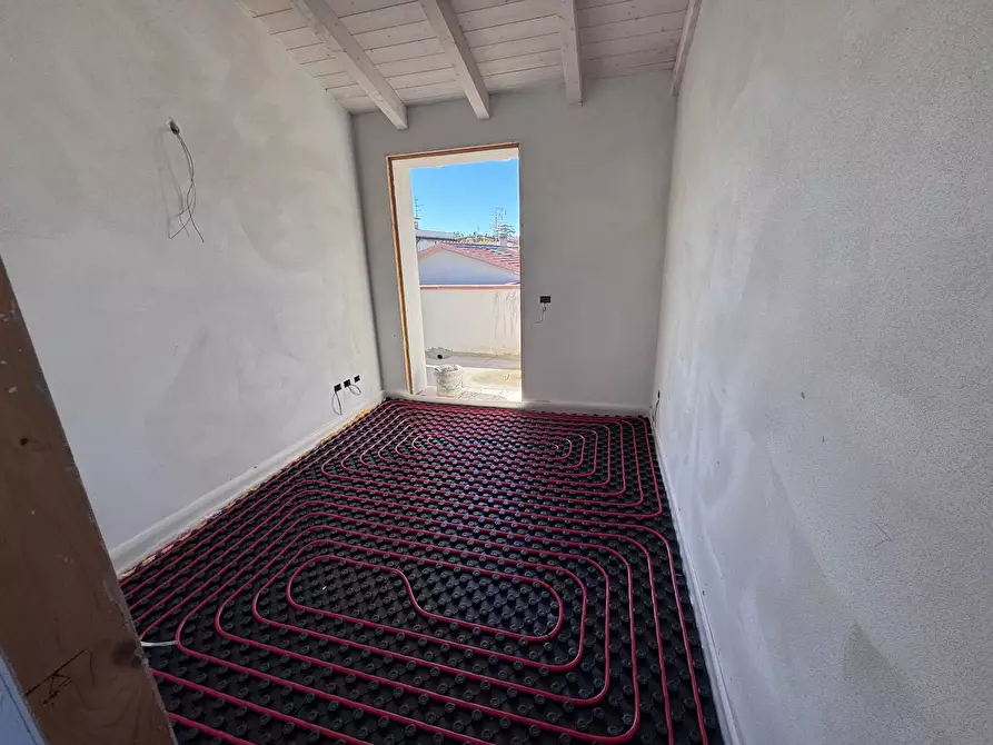 Immagine 13 di Casa indipendente in vendita  a Calcinaia