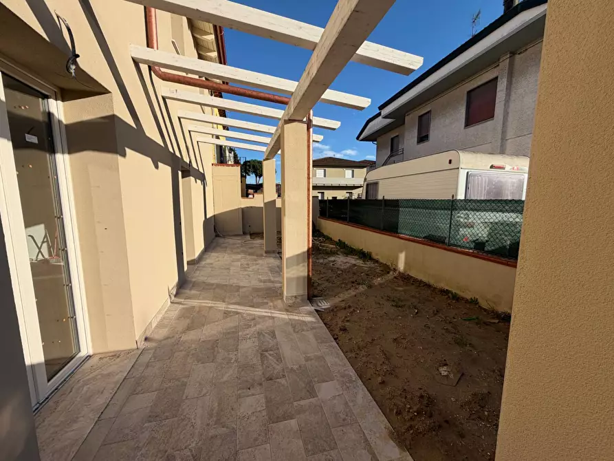 Immagine 2 di Casa indipendente in vendita  a Calcinaia
