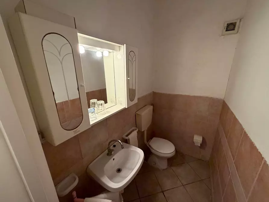 Immagine 6 di Ufficio in vendita  a Pontedera