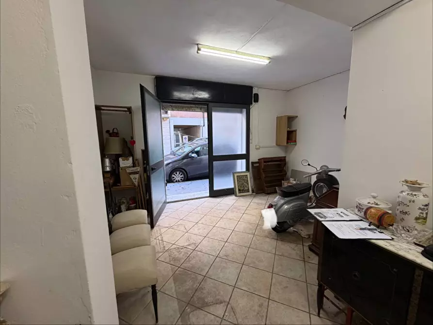 Immagine 13 di Ufficio in vendita  a Pontedera