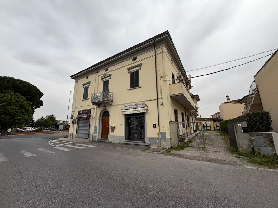 Immagine 1 di Appartamento in vendita  in VIA TOGLIATTI 2 a Calcinaia