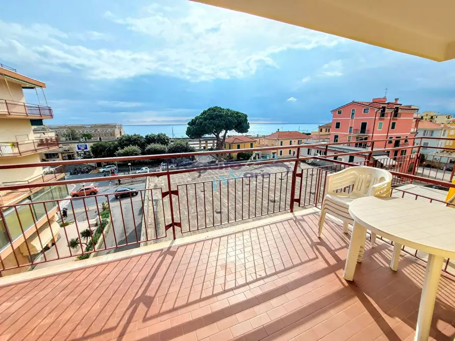 Immagine 17 di Appartamento in vendita  a Pietra Ligure