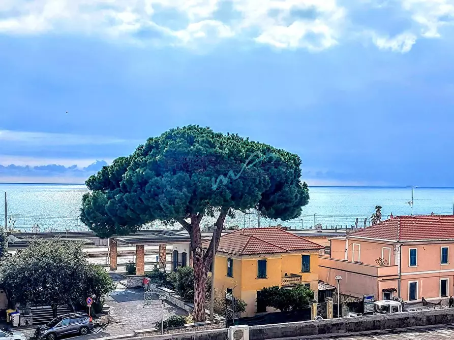 Immagine 10 di Appartamento in vendita  a Pietra Ligure