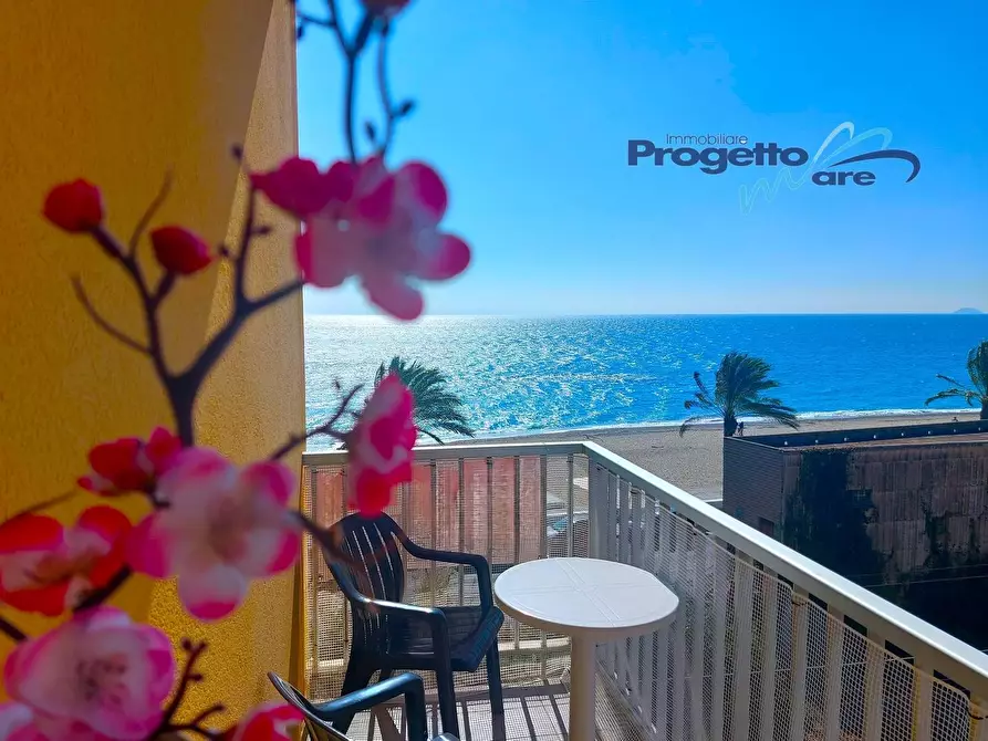 Immagine 20 di Appartamento in vendita  in viale europa a Pietra Ligure