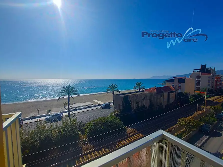Immagine 18 di Appartamento in vendita  in viale europa a Pietra Ligure