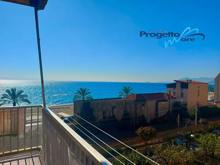 Immagine 22 di Appartamento in vendita  in viale europa a Pietra Ligure