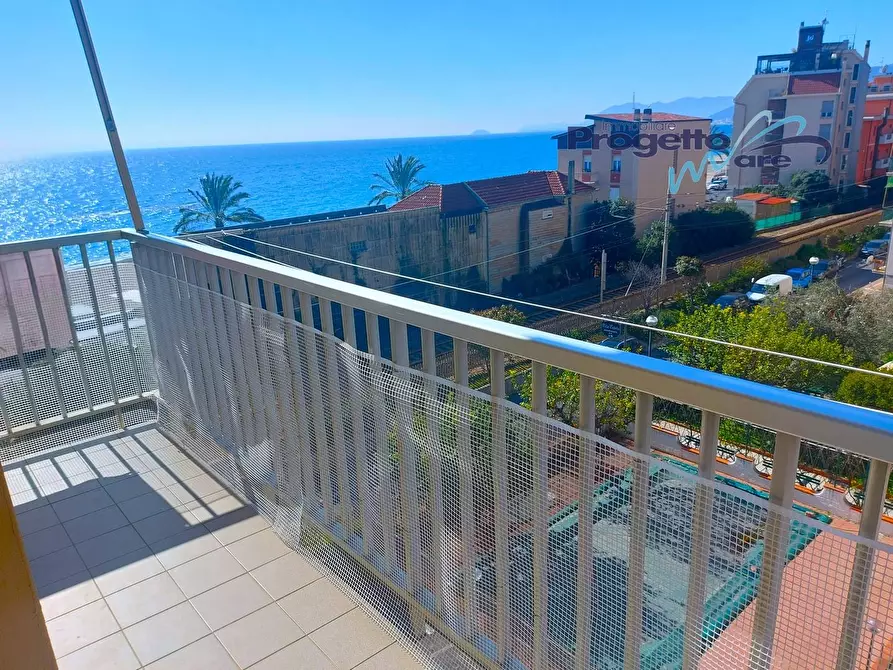 Immagine 17 di Appartamento in vendita  in viale europa a Pietra Ligure