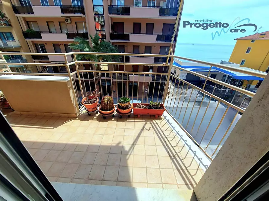 Immagine 3 di Appartamento in vendita  a Pietra Ligure