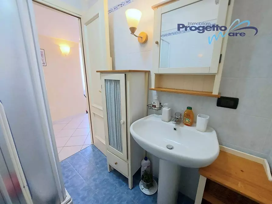 Immagine 17 di Appartamento in vendita  a Pietra Ligure