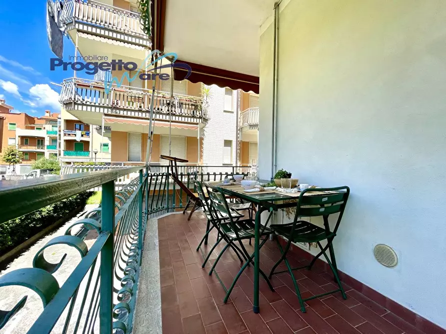 Immagine 2 di Appartamento in vendita  in Via Piani a Pietra Ligure
