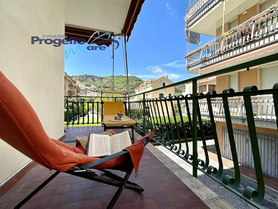 Immagine 1 di Appartamento in vendita  in Via Piani a Pietra Ligure