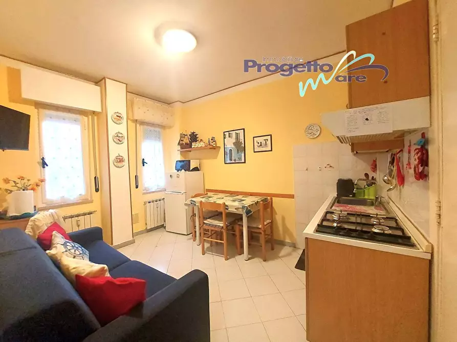 Immagine 2 di Appartamento in vendita  a Pietra Ligure