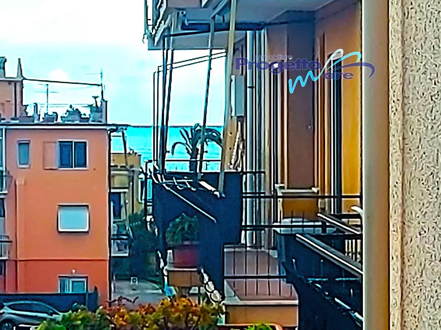 Immagine 18 di Appartamento in vendita  a Pietra Ligure