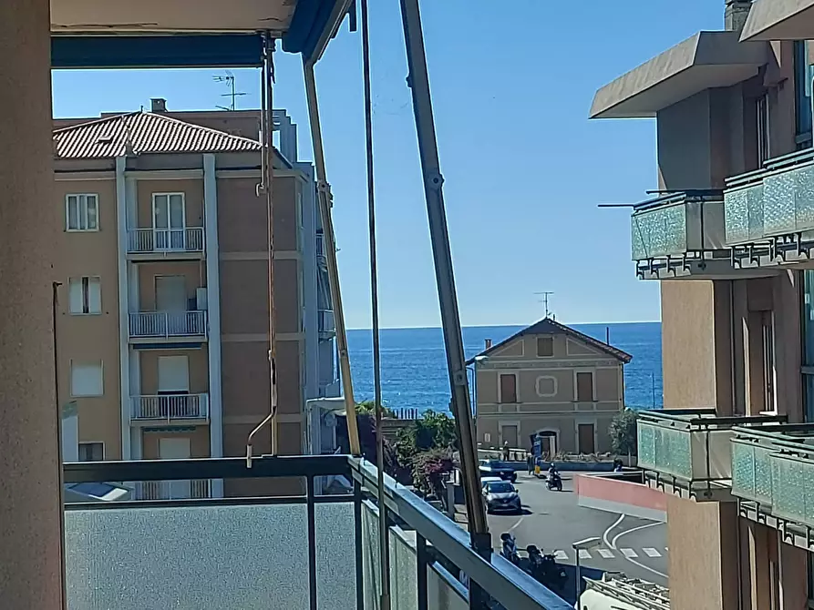 Immagine 11 di Appartamento in vendita  a Pietra Ligure